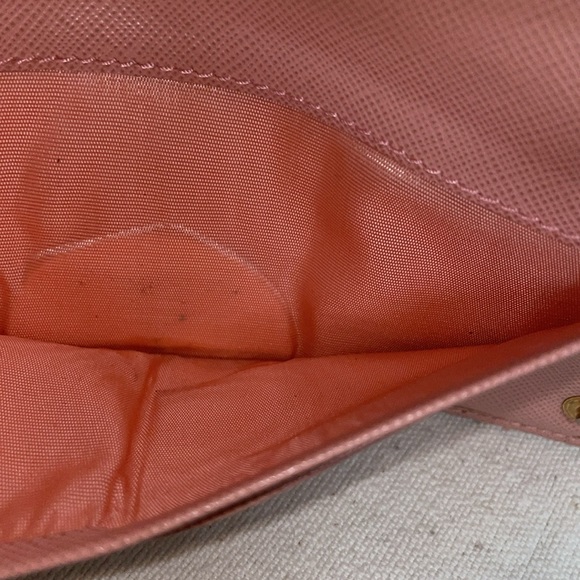 Authentic PRADA Milano pink long wallet saffiano leather with gold details. - Picture 11 of 13